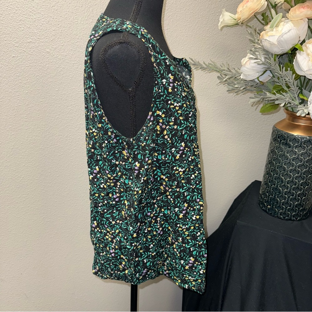 Croft & Barrow Floral Sleeveless Blouse V-Neck Spring Summer Size M - Picture 4 of 8